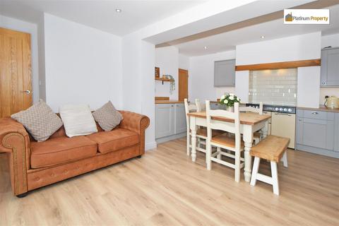 16 Colin Crescent, Stoke-on-trent, ST3 6NL