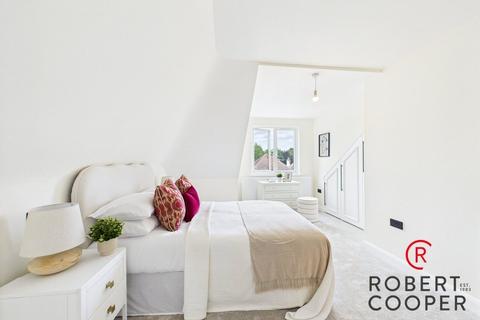 28 Acacia Avenue, Ruislip, HA4 8RG