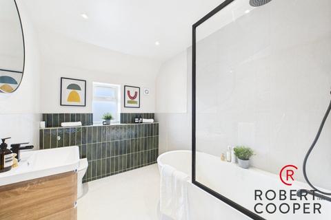 28 Acacia Avenue, Ruislip, HA4 8RG