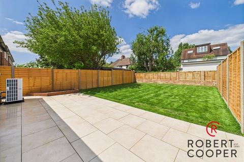 28 Acacia Avenue, Ruislip, HA4 8RG