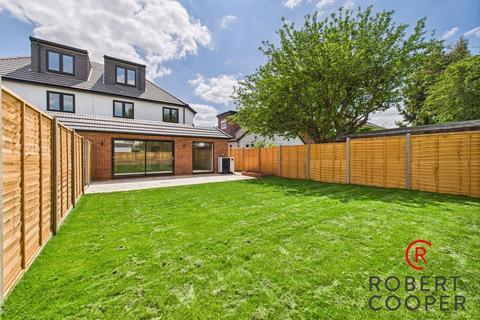 28 Acacia Avenue, Ruislip, HA4 8RG
