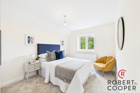 28 Acacia Avenue, Ruislip, HA4 8RG