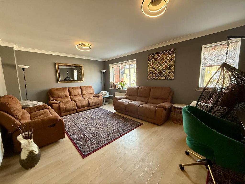 Sitting/Dining Room