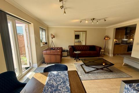 4 bedroom semi-detached house for sale, Glaisdale Court, Darlington