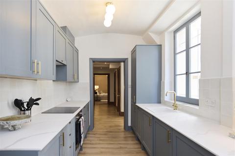 2 bedroom apartment to rent, Belsize Park Gardens, Belsize Park, NW3