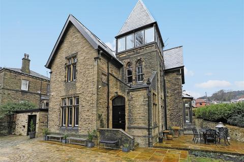 5 bedroom detached house for sale, Ashleigh Sowerby Bridge, HX6 2SH