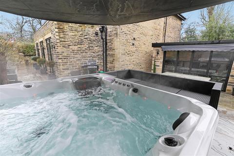5 bedroom detached house for sale, Ashleigh Sowerby Bridge, HX6 2SH