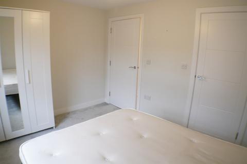 2 bedroom flat to rent, Salisbury City Centre