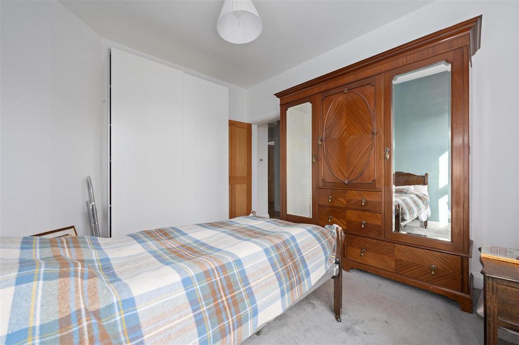 87 Arthur Street 006.JPG