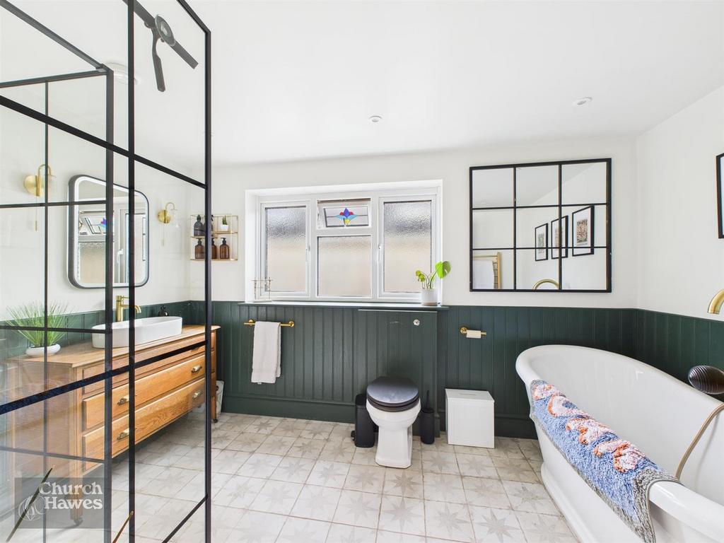 CAM04964 G0-PR0090-STILL026.jpg