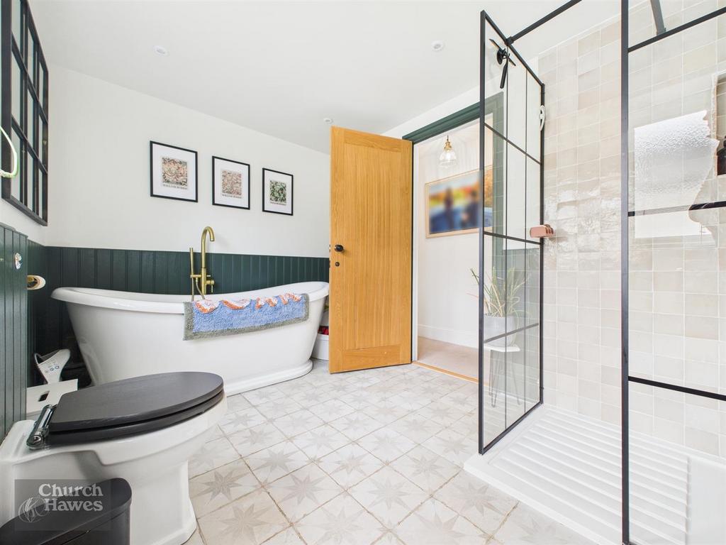 CAM04964 G0-PR0090-STILL028.jpg