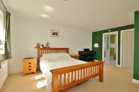 40 Ashcombe Crescent, Witney, OX28 6GL