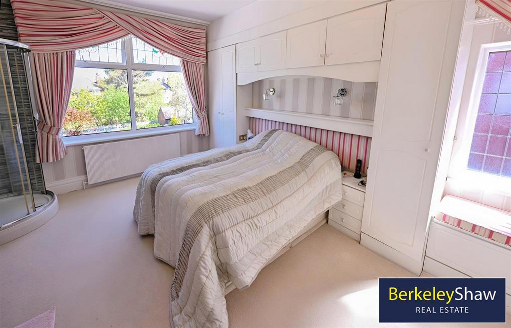 Bedroom 1 (2)