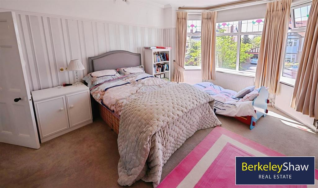 Bedroom 2 (2)