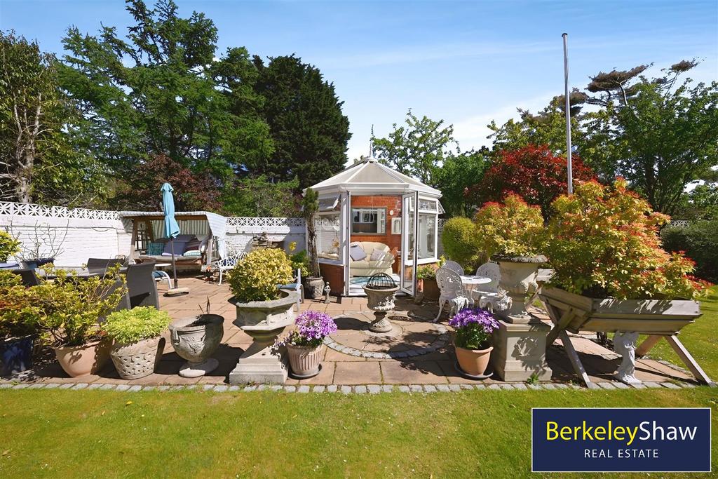 Entertainment patio