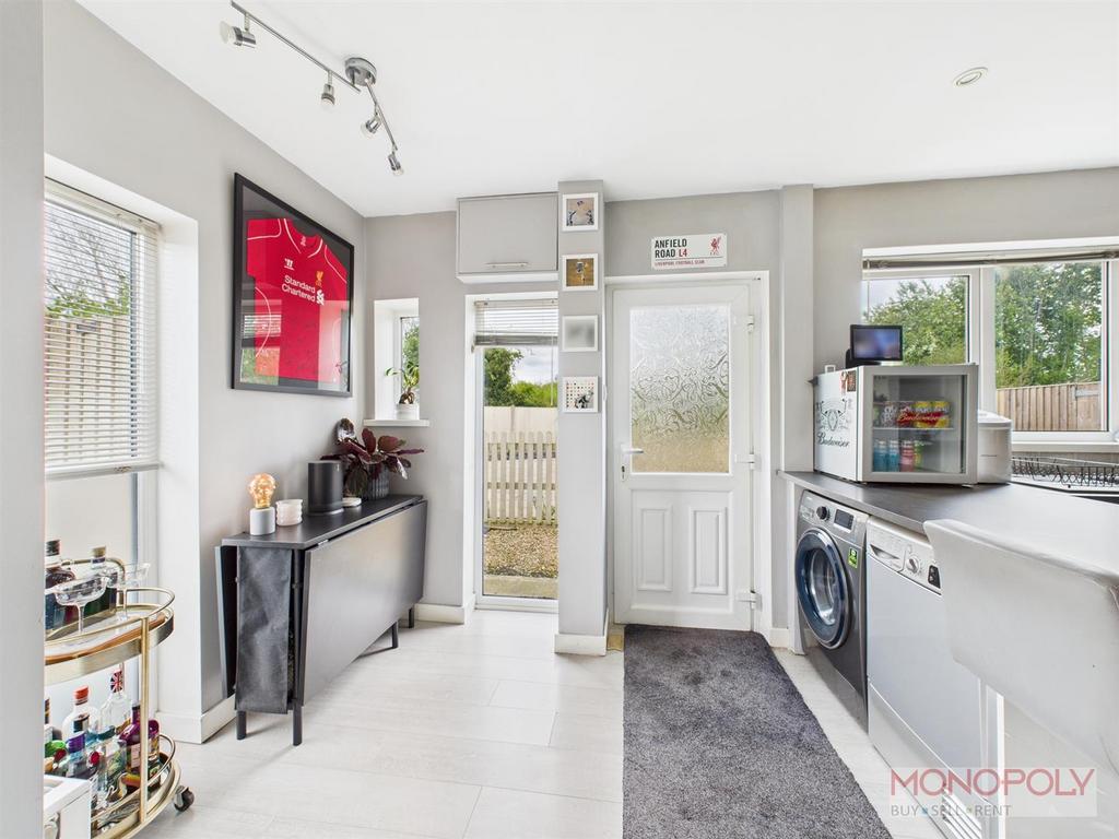 Kitchen /dining room