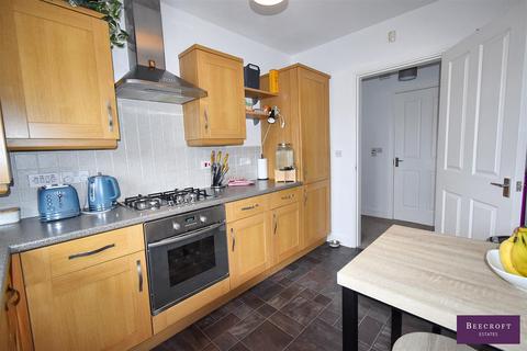 14 Dovecliffe View, Worsbrough, Barnsley, S70 4RR