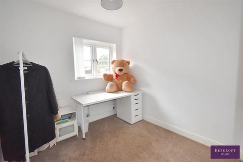 14 Dovecliffe View, Worsbrough, Barnsley, S70 4RR