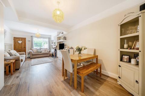 9 Fenns Lane, West End, Woking, GU24 9QF