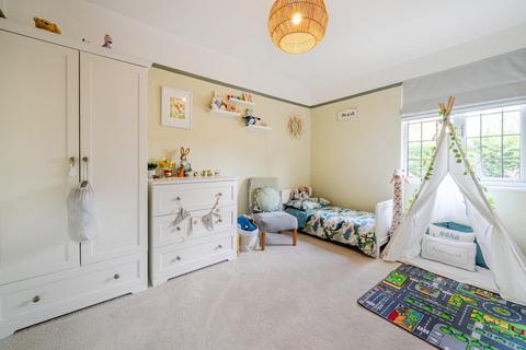 9 Fenns Lane, West End, Woking, GU24 9QF