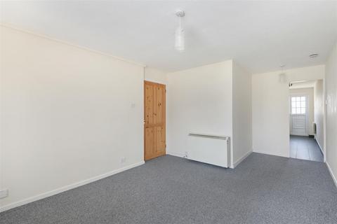 25 Stevens Close, Epsom, KT17 4RG