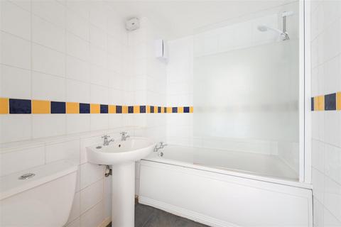 25 Stevens Close, Epsom, KT17 4RG