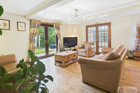 6 bedroom detached bungalow for sale, Ashburton Park, East Kilbride G75