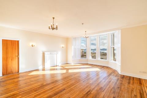 30e Roseangle, Dundee, DD1 4LY
