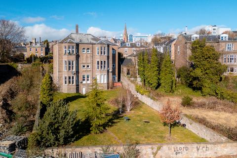 30e Roseangle, Dundee, DD1 4LY