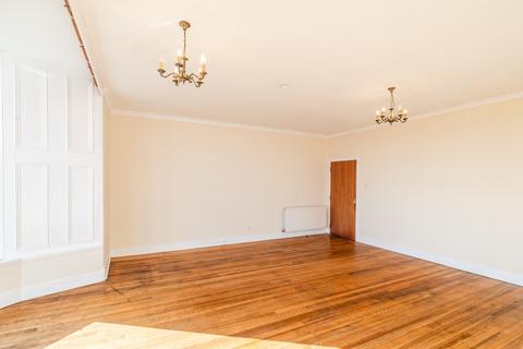 30e Roseangle, Dundee, DD1 4LY