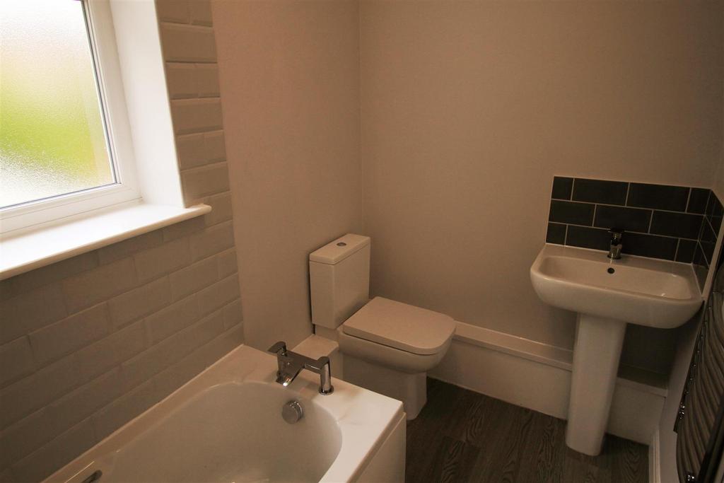 Bathroom 2.jpg