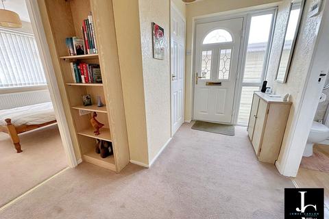 33 School Grove, Oakengates, Telford, TF2 6BQ