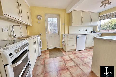 33 School Grove, Oakengates, Telford, TF2 6BQ