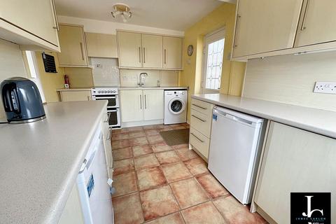 33 School Grove, Oakengates, Telford, TF2 6BQ