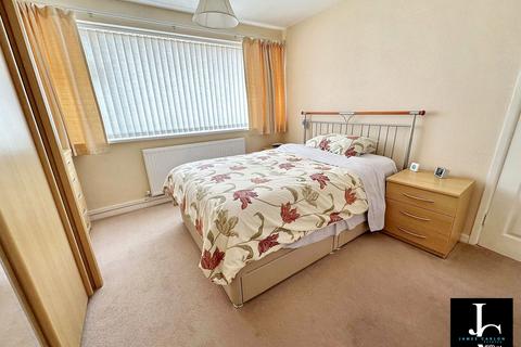 33 School Grove, Oakengates, Telford, TF2 6BQ