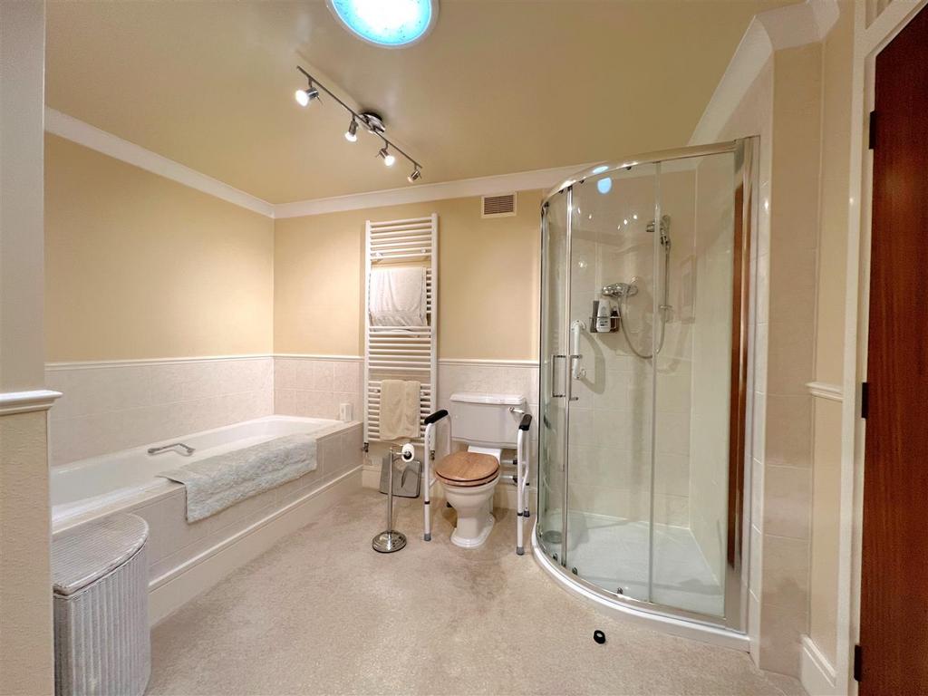 Bathroom.jpg