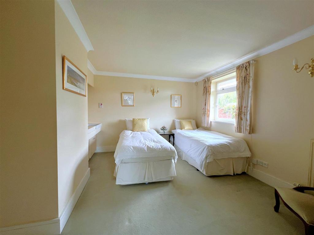 Bed 2.1.jpg