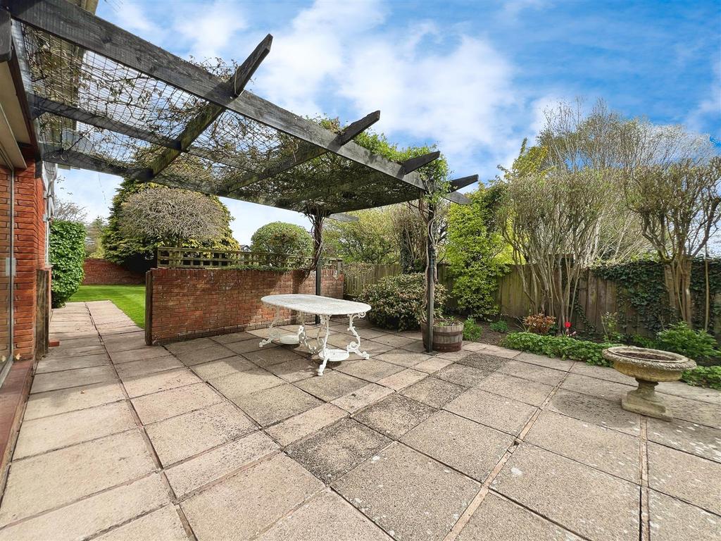 D443e474-side 20patio.jpg