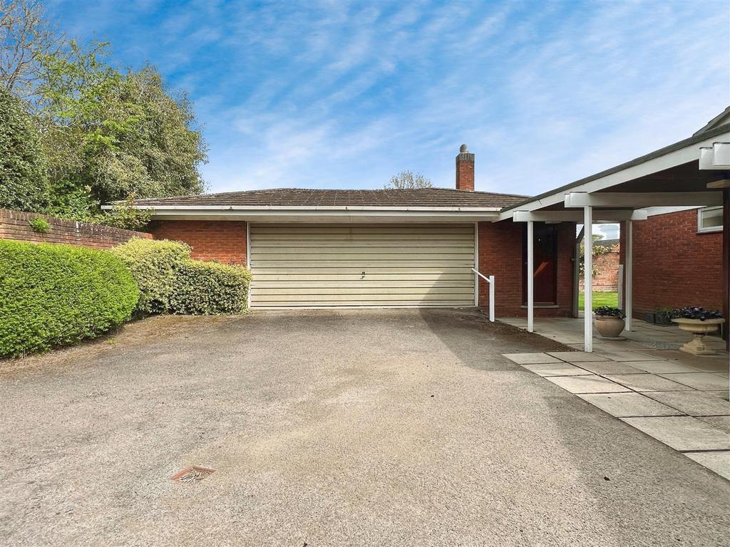 25e64e90-garage.jpg
