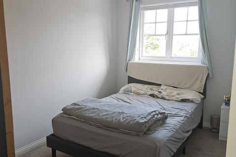 2 bedroom house to rent, Frampton Road, Hounslow TW4