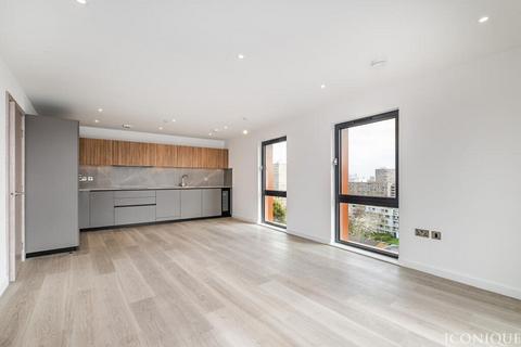3 bedroom apartment for sale, Plough Road, London, SW11 2