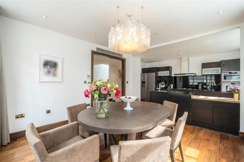 undefined, Devonshire Close, London W1G