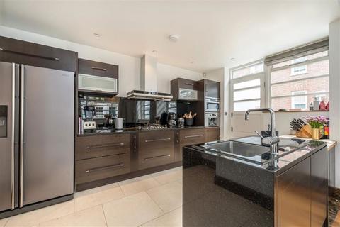 undefined, Devonshire Close, London W1G