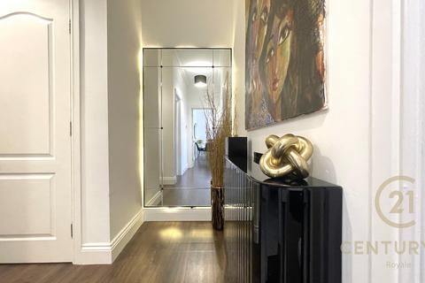 72 Sigrist Square, Kingston Upon Thames, KT2 6JY