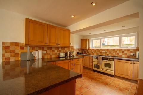 4 bedroom end of terrace house for sale, 61 North Street, Tywardreath, Par