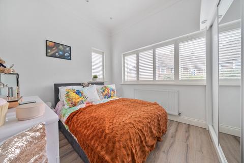 Flat 3, Manning House, 3 Gloucester Road, Teddington, TW11 0NS