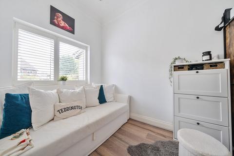 Flat 3, Manning House, 3 Gloucester Road, Teddington, TW11 0NS