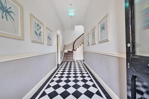 Flat 3, Manning House, 3 Gloucester Road, Teddington, TW11 0NS