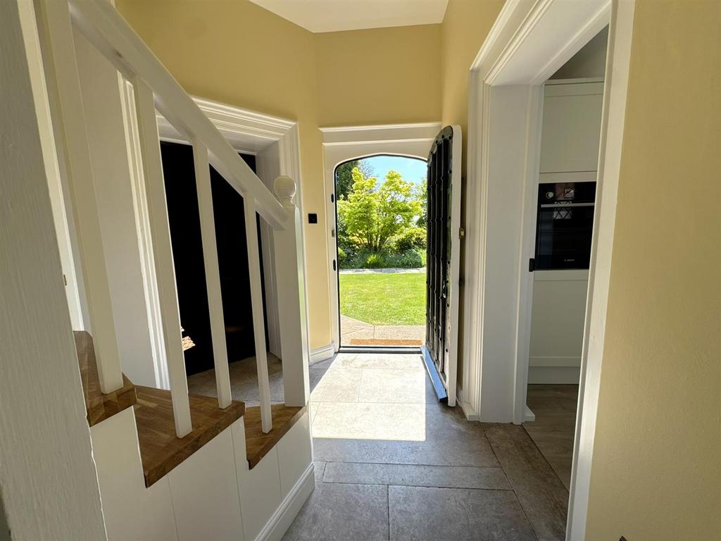 Spacious entrance hall