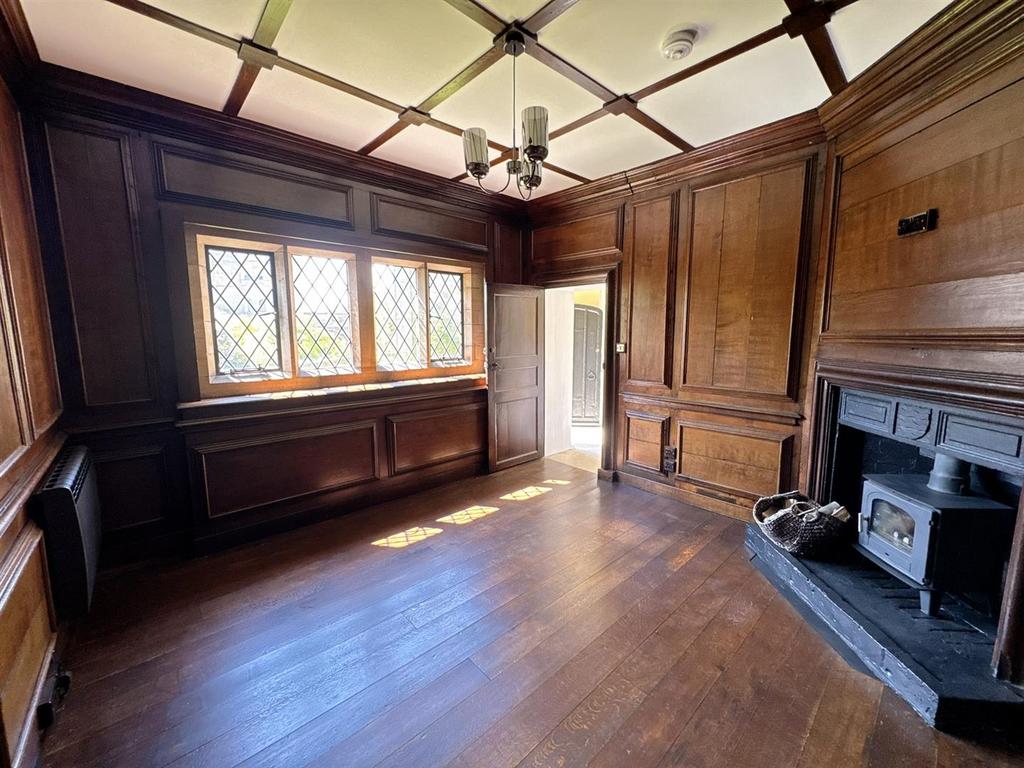 Spacious entrance hall